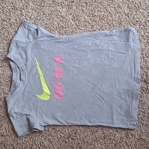 Girls Nike t-shirt